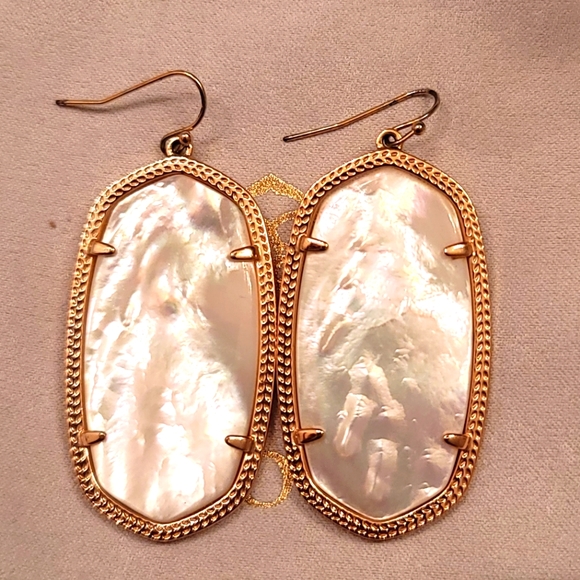 Kendra Scott Danielle Earrings - Picture 3 of 3